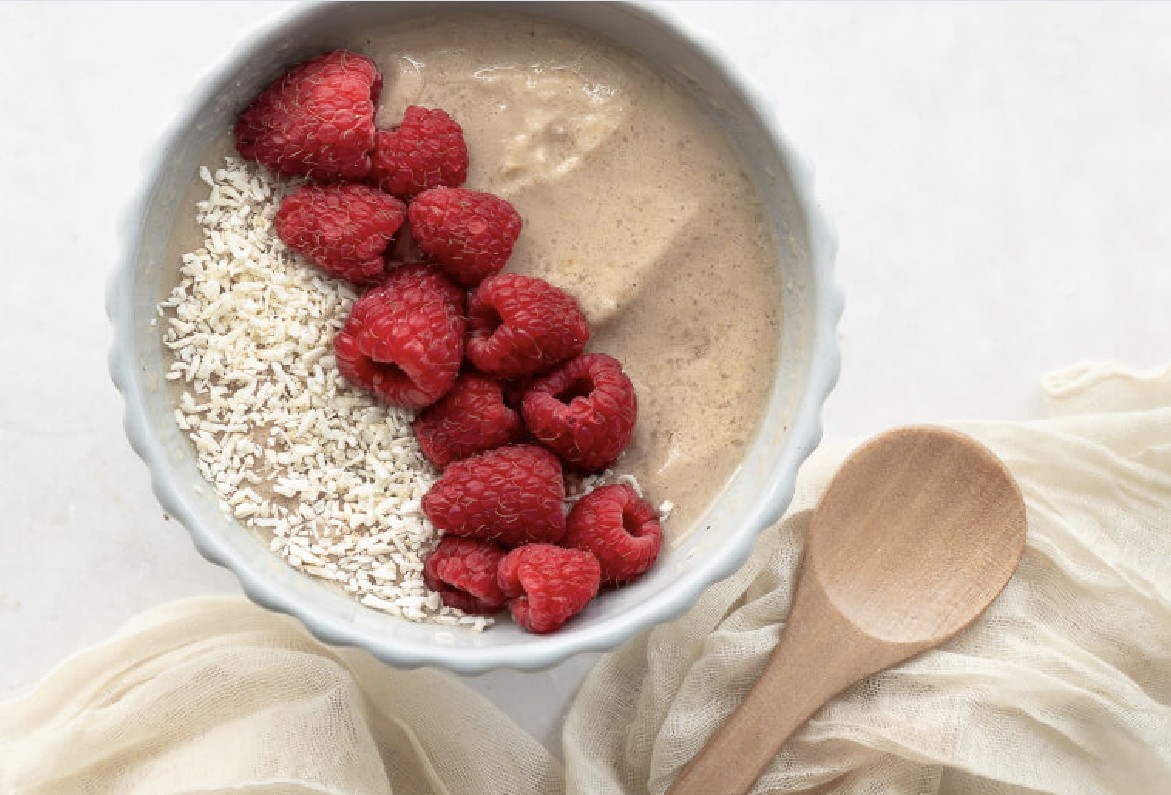 Coffee & Peanut Butter Coconut Smoothie Bowl