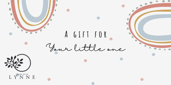 Gift Guide for Newborns (0-3 Months): Thoughtful Picks for the Holiday Season + Helpful Stuff