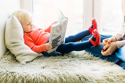 3 Ways to Encourage your Toddler to LOVE Books!