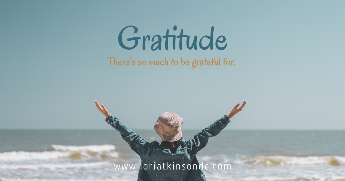 Practicing Gratitude: 5 Tips to Being Happy, Balanced + Growing