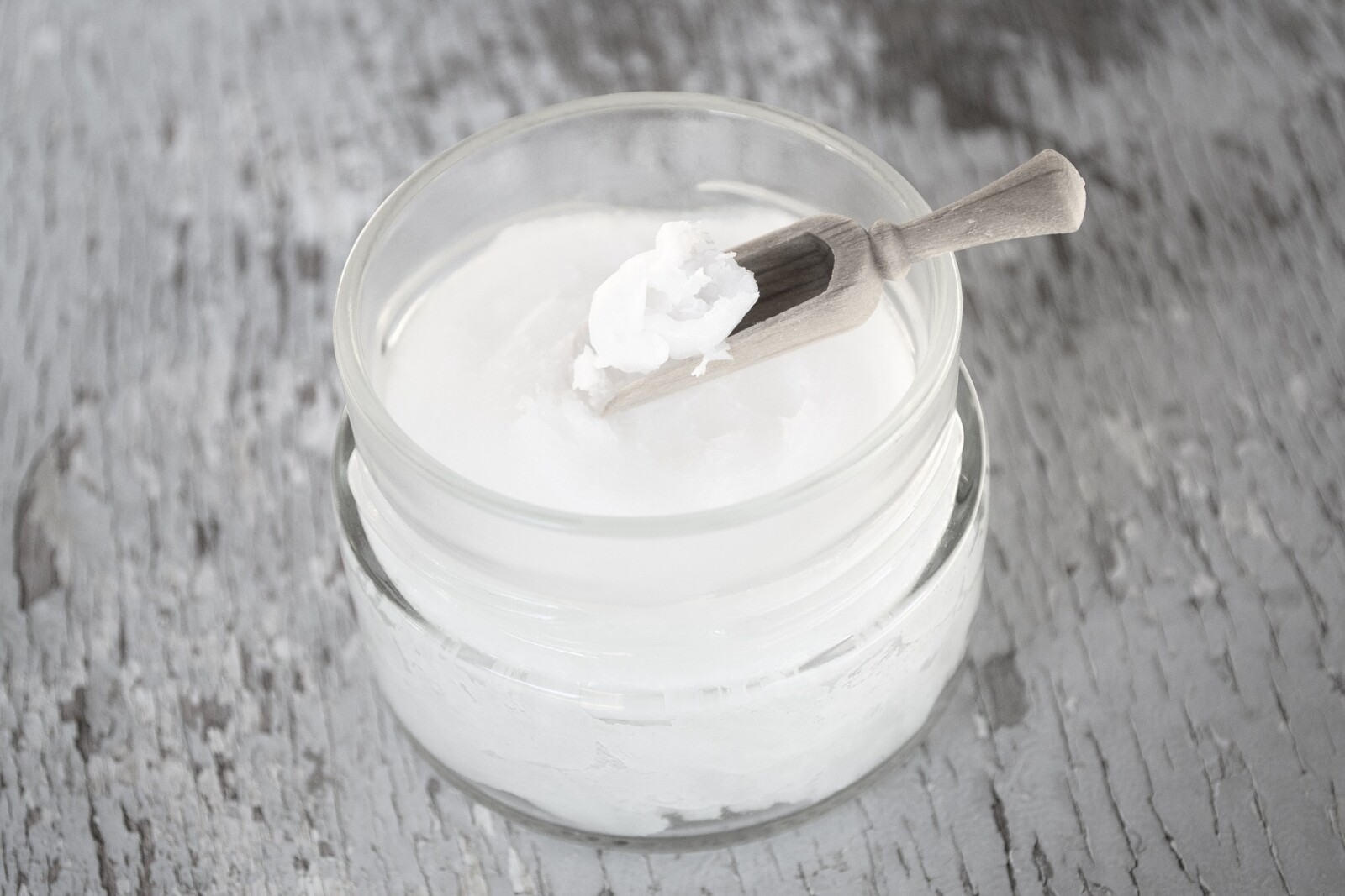 The Benefits of Coconut Oil in Your Mouth and On Your Skin