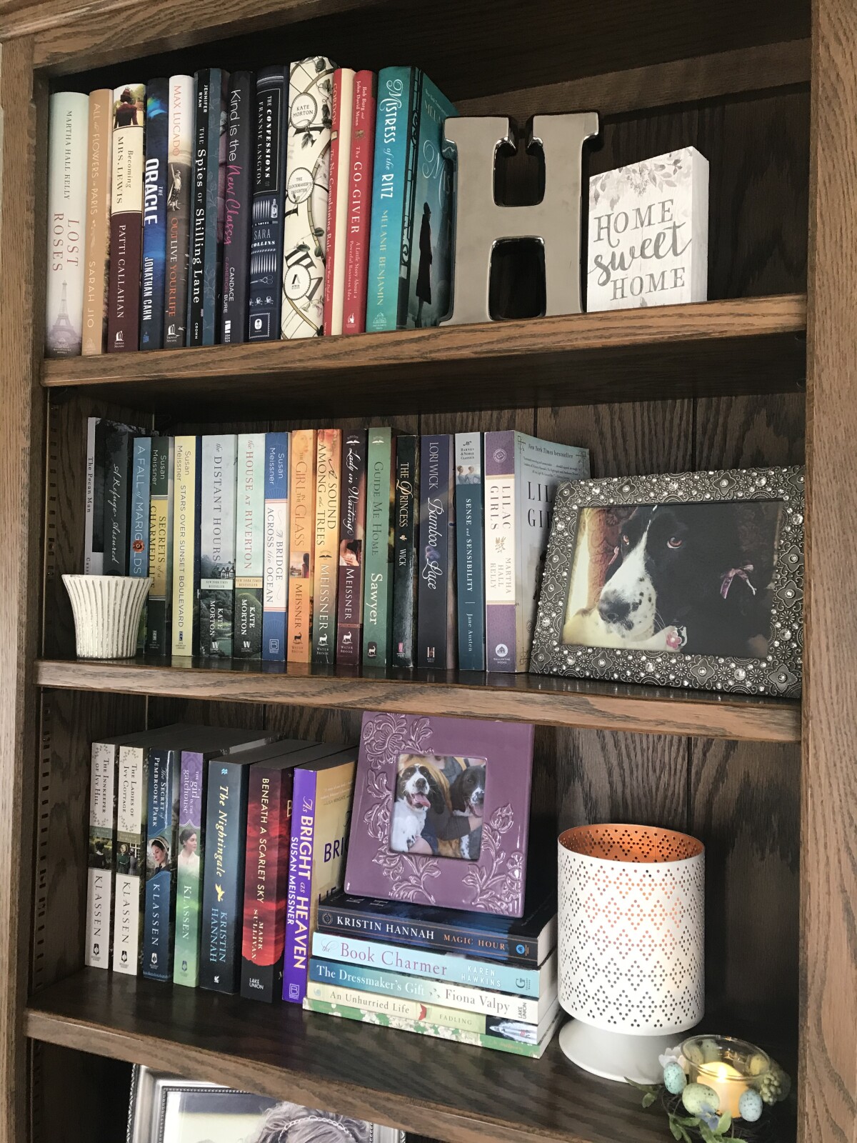 How To Organize a Book Shelf 