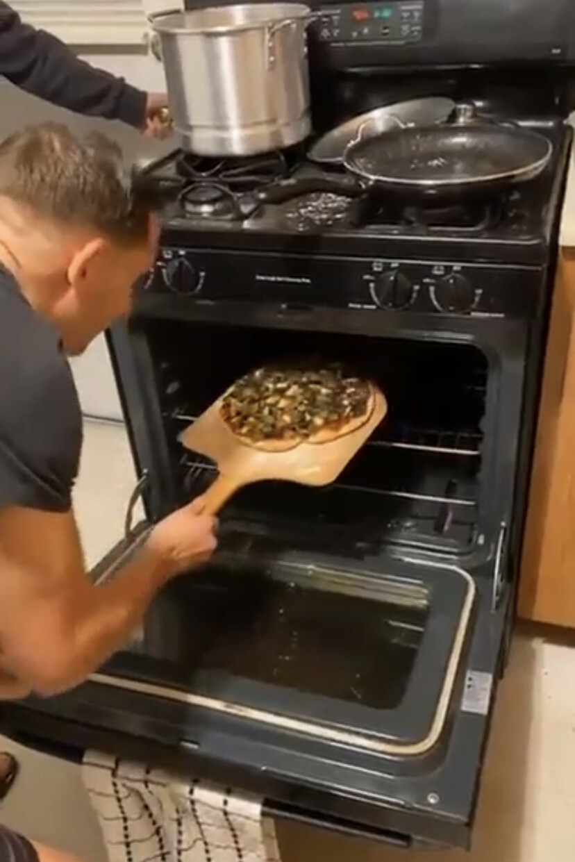 Dave’s Famous Hearty Veggie Pizza