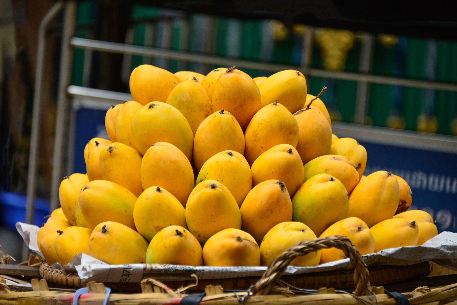 Exotic Summer Fruit -   MangoLicious !  