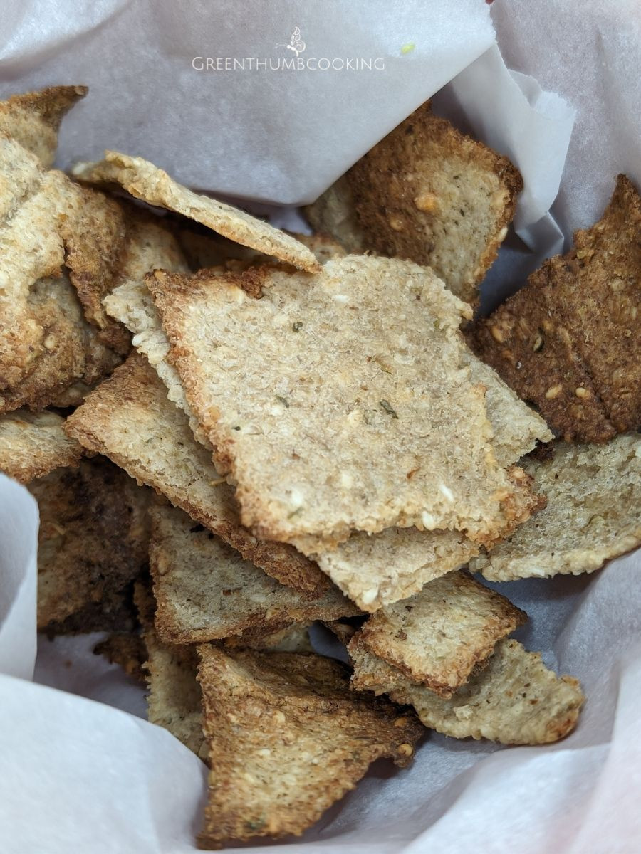 Easy Homemade Oat Crackers