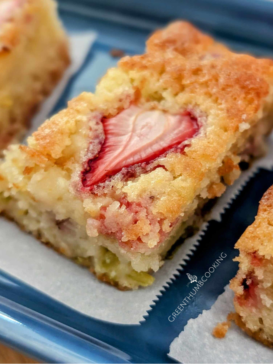 Strawberry Rhubarb Delight Cake