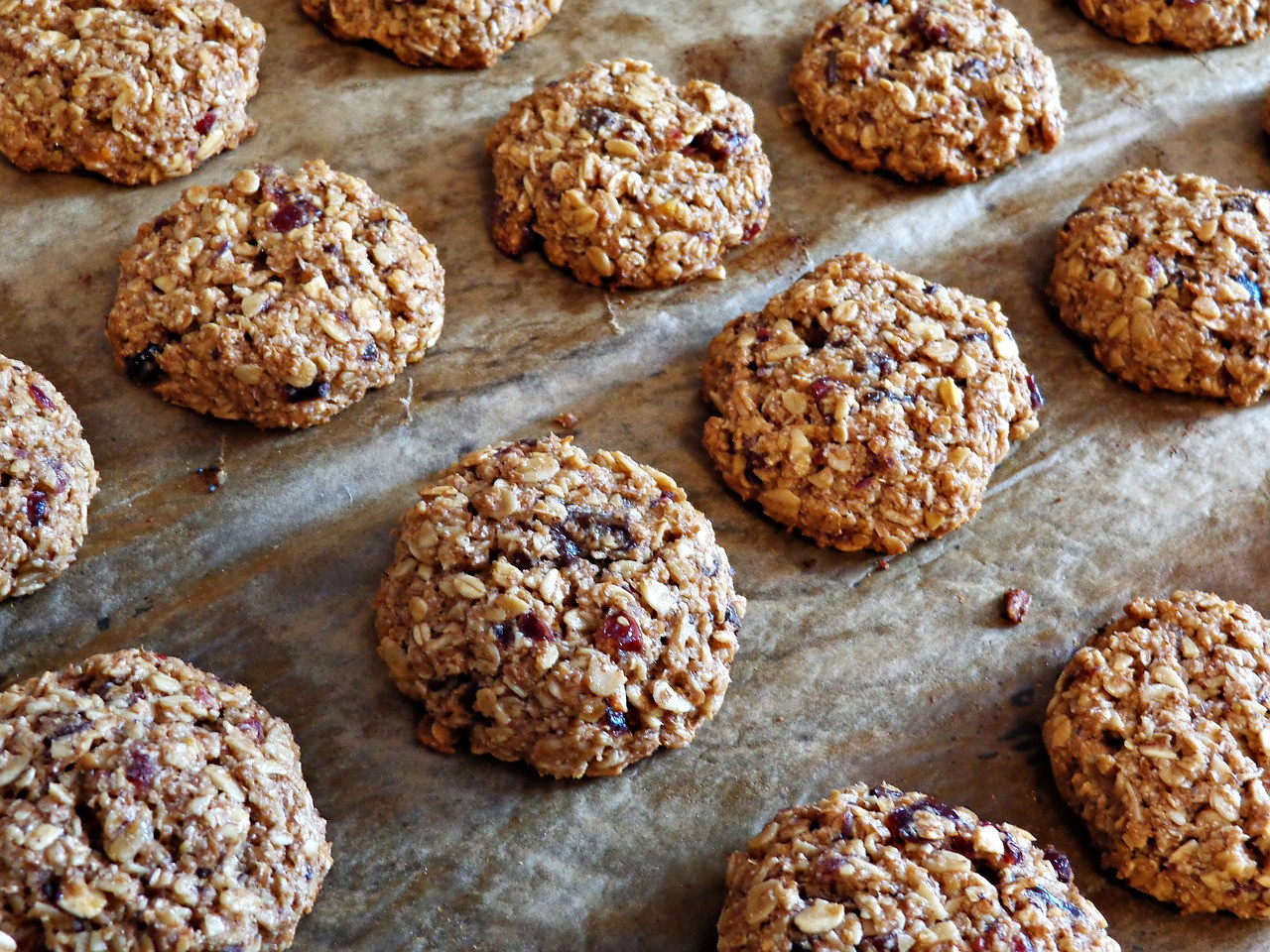Welcome Autumn into your kitchen with these Pumpkin + Cranberry Cookies! 
